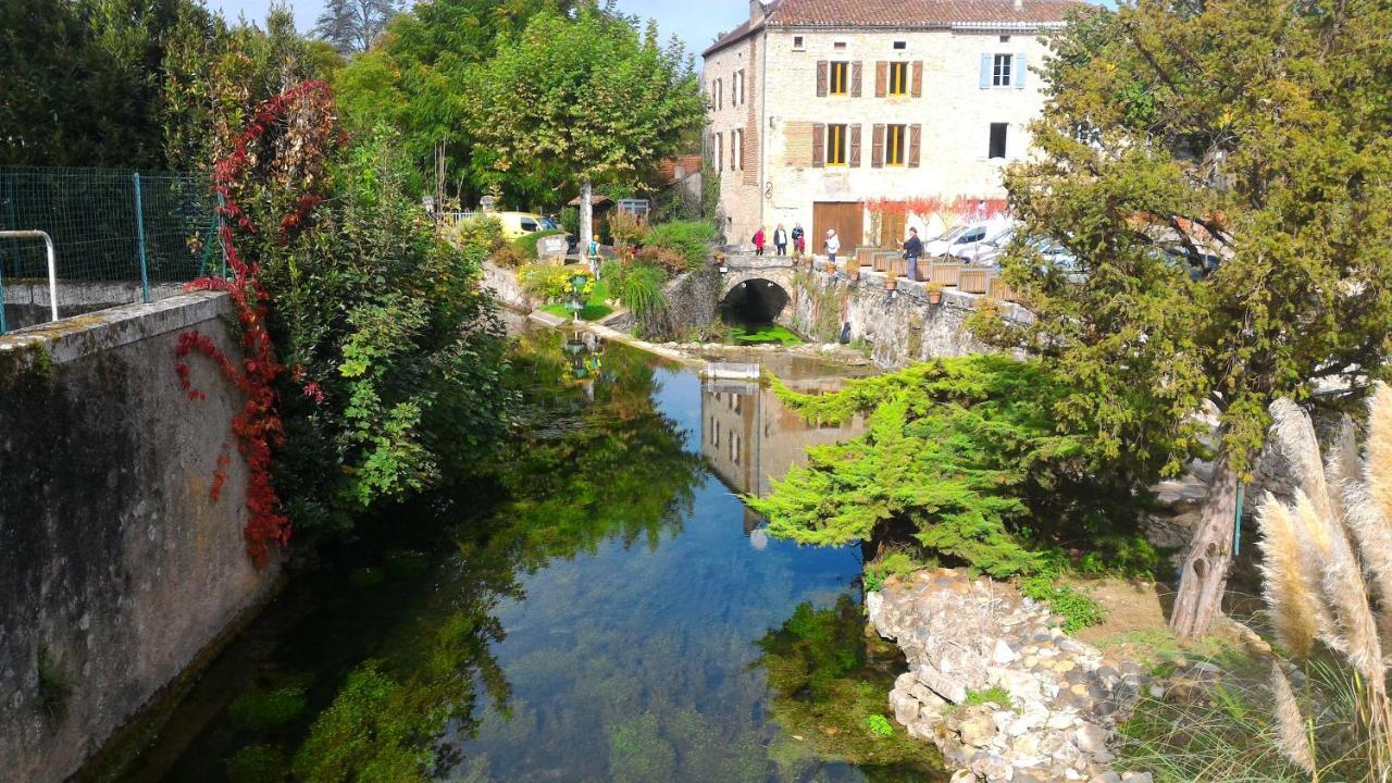 مبيت وإفطار Saint-Vincent-Rive-dʼOlt Maison Sur Le Lot المظهر الخارجي الصورة